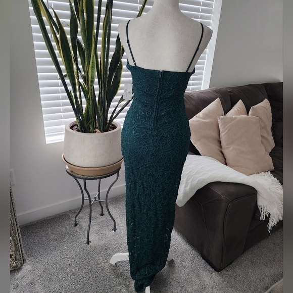 Windsor Marylou Lace Mesh Plunge Neck Formal Dress. Color: HUNTER. Size … - Picture 5 of 8